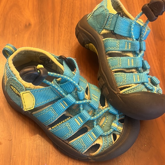 Keen Sandals Toddler Size 8 - Picture 3 of 3